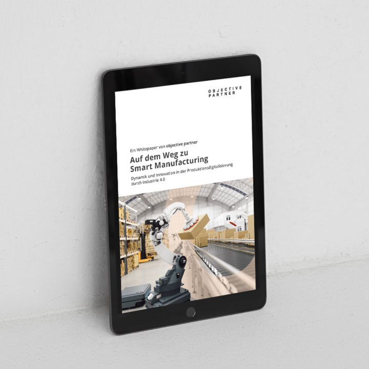 iPad Mockup des Whitepapers "Auf dem Weg zu Smart Manufacturing"